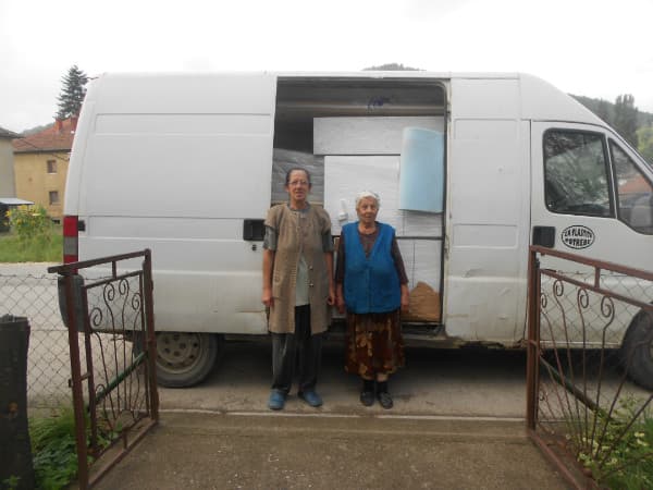 Möbel an Familien in betroffenen Gebieten geliefert - pregled slike 2