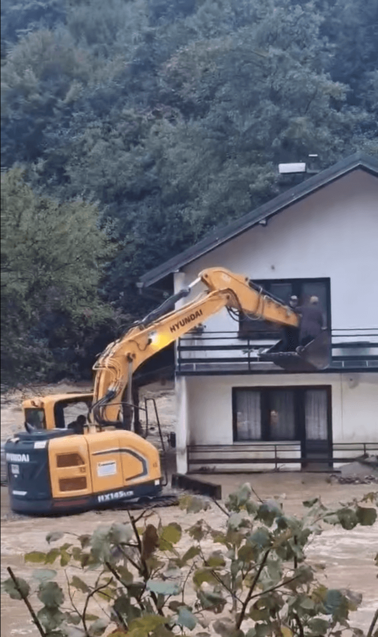 Grakop supports residents hit by floods - slika 1