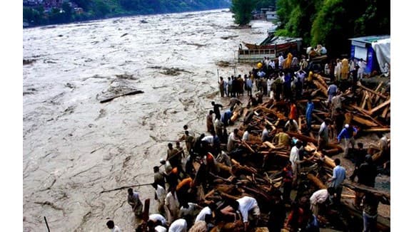 Unsere Projekte: Spende für das vom Hochwasser betroffene Pakistan