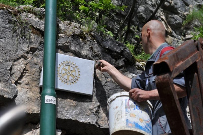 Unsere Projekte: Reinigung des Miljacka-Flussbetts 2014